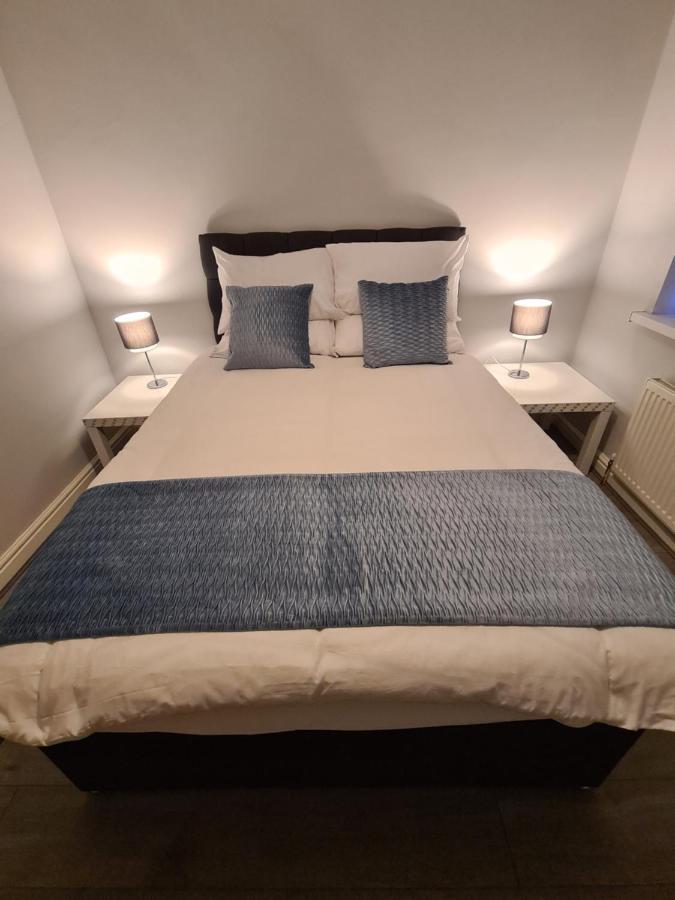 Whole House - 4 Bedrooms - Parking - Sleeps 8 Birmingham Bagian luar foto