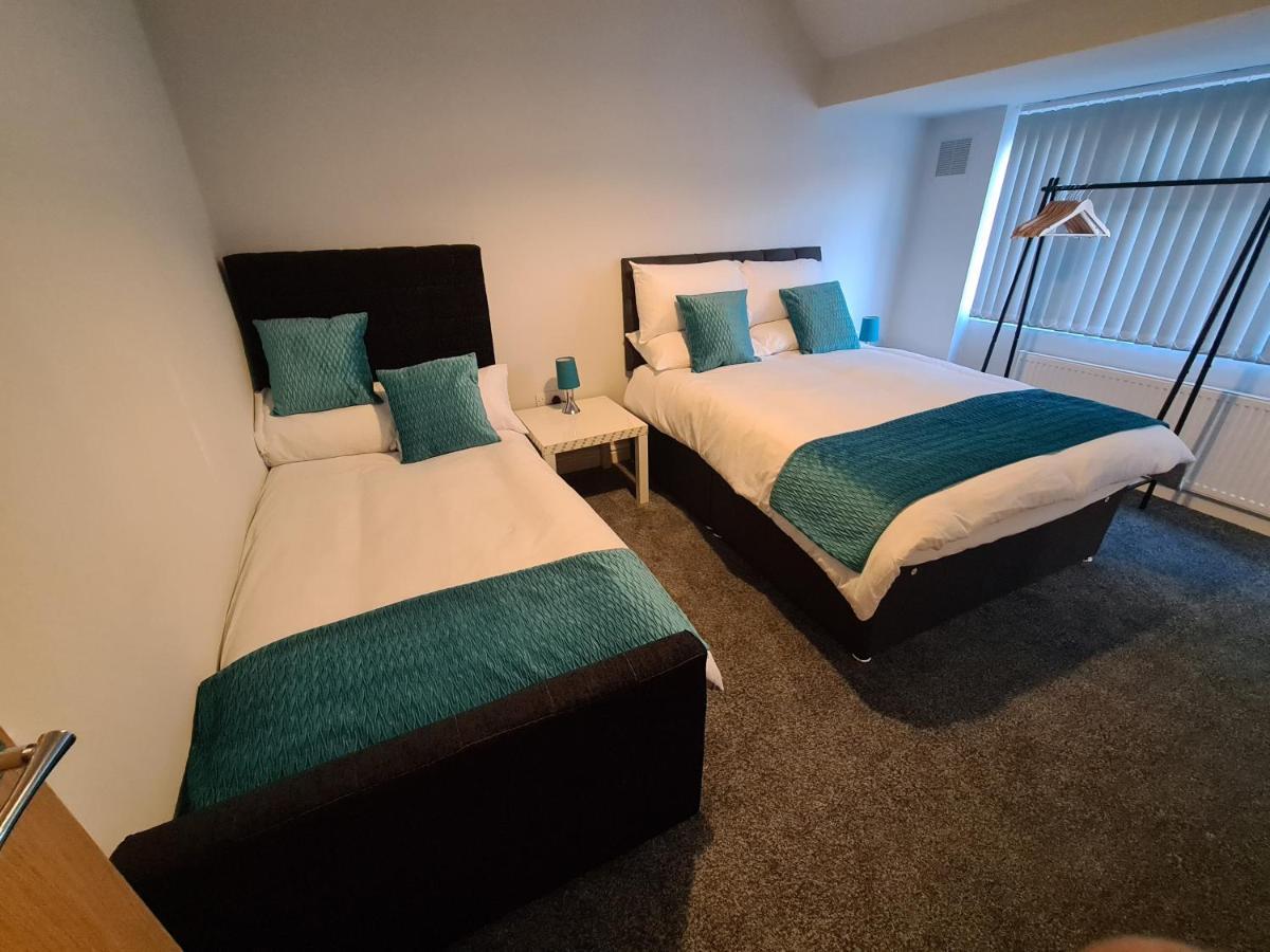 Whole House - 4 Bedrooms - Parking - Sleeps 8 Birmingham Bagian luar foto