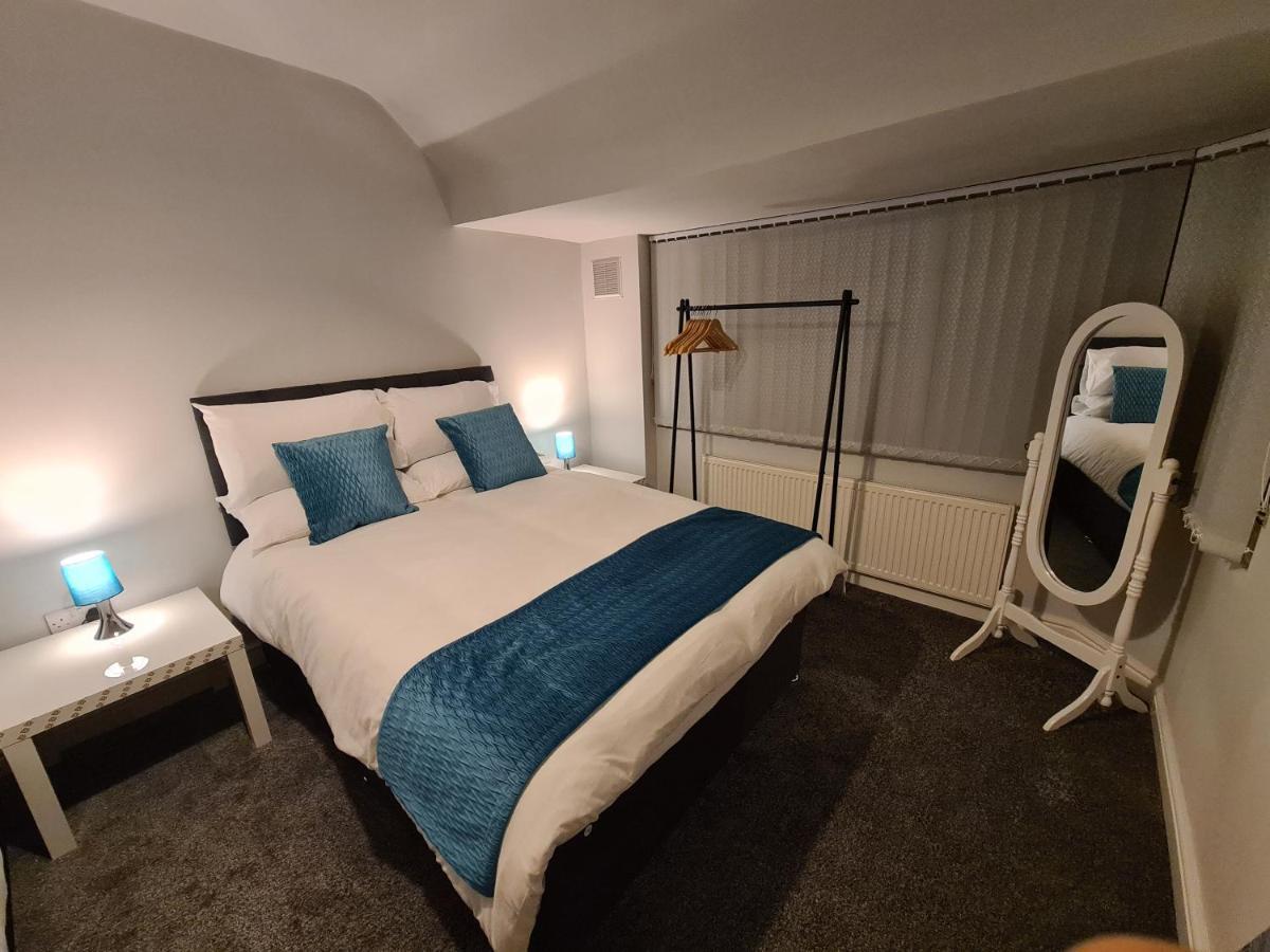 Whole House - 4 Bedrooms - Parking - Sleeps 8 Birmingham Bagian luar foto