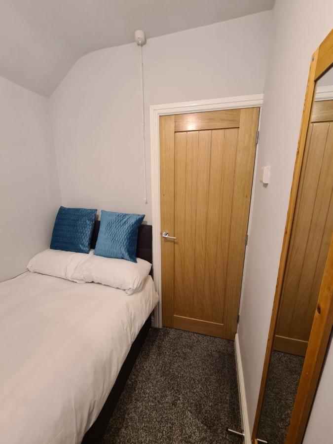 Whole House - 4 Bedrooms - Parking - Sleeps 8 Birmingham Bagian luar foto