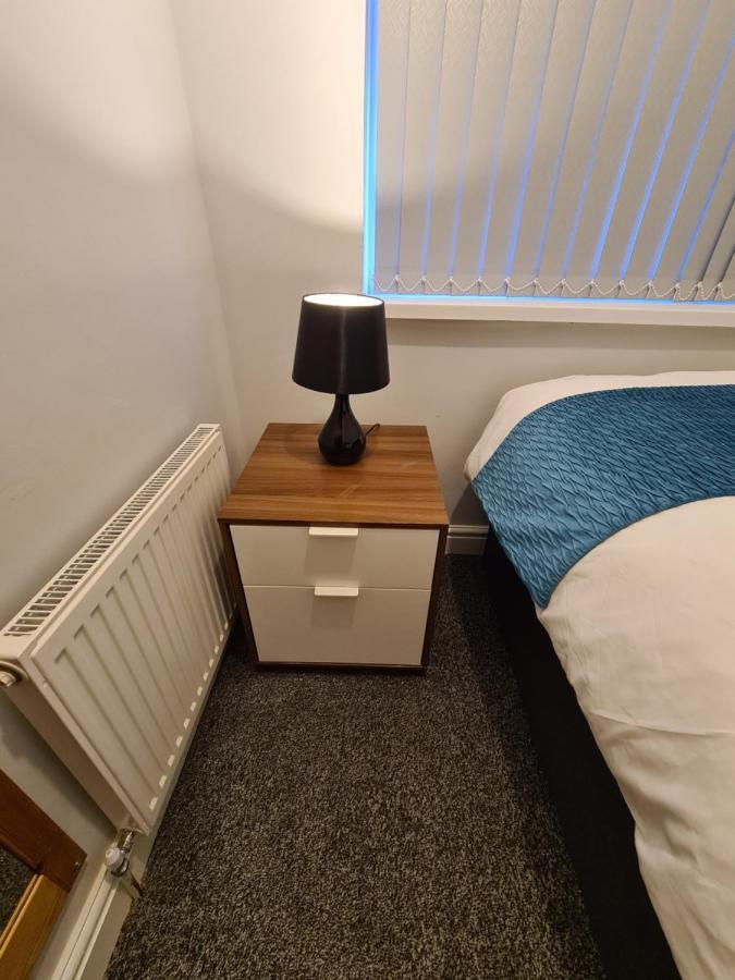 Whole House - 4 Bedrooms - Parking - Sleeps 8 Birmingham Bagian luar foto