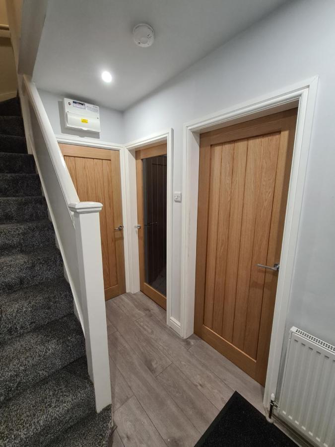 Whole House - 4 Bedrooms - Parking - Sleeps 8 Birmingham Bagian luar foto