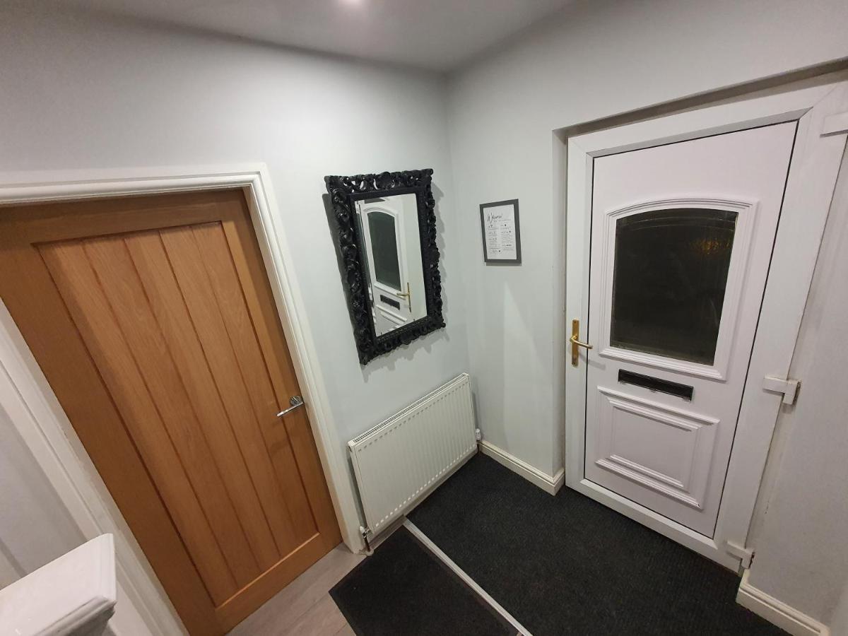 Whole House - 4 Bedrooms - Parking - Sleeps 8 Birmingham Bagian luar foto